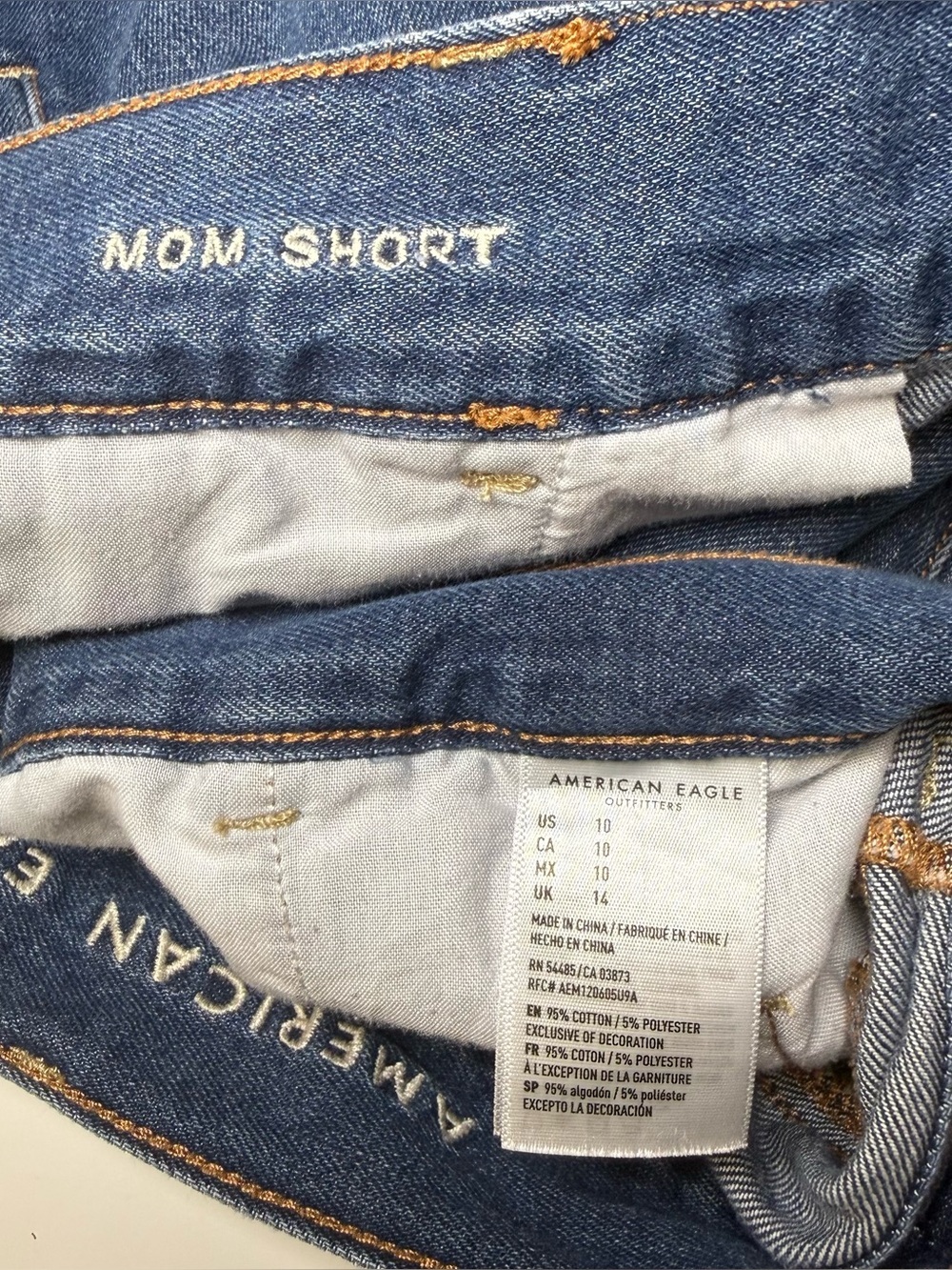 American Eagle Mom Shorts, Classic Dark Blue Denim with Rolled Hem Size 10 Boho - Picture 14 of 15